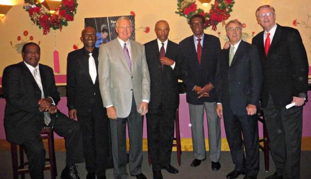 Your 1972 Lakers Championship squad (Flynn 2nd from the left) at our Team To Win charity event.